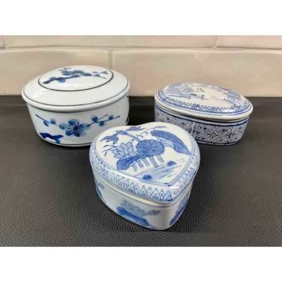 Collection of Blue and White Lidded Dishes Keepsake Boxes - Picture 1 of 12